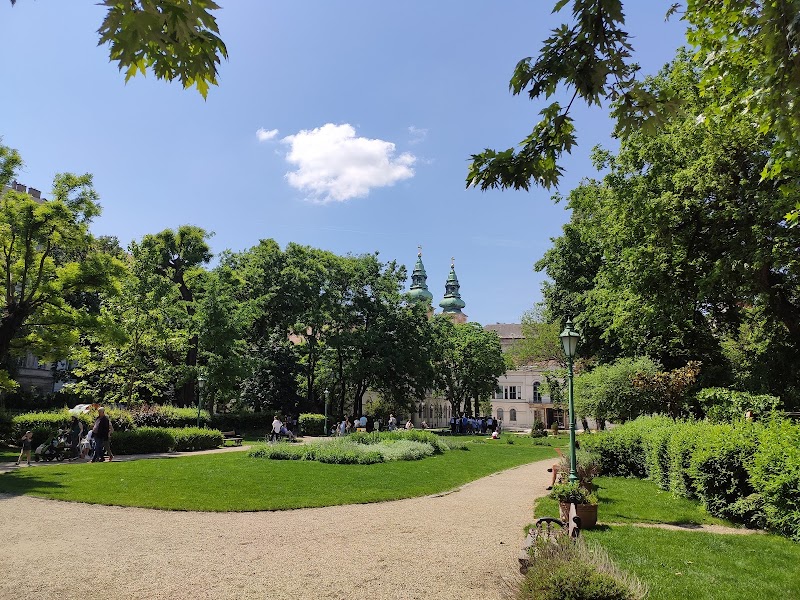 Károlyi Garden