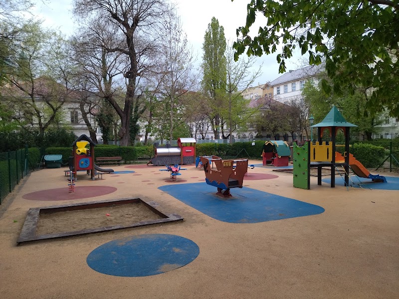 Károlyi Garden