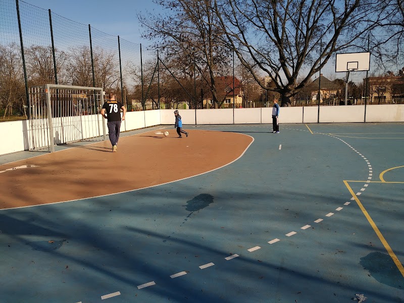 Rákóczi Kert and Civic Community Center